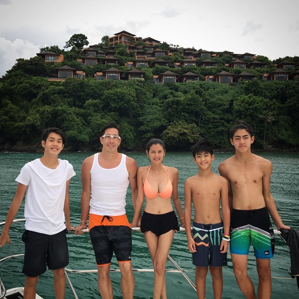 เจ เจตริน เจ้านาย เจ้าขุน เอามือปิดอกแม่ปิ่น