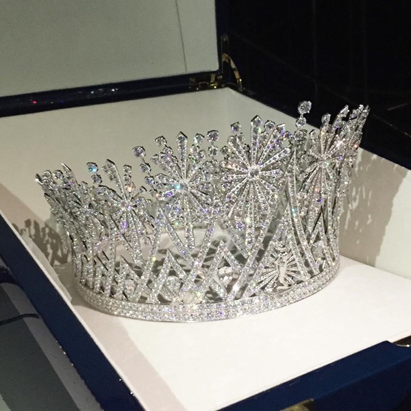 ลิซ่า อาลิซาเบธ พิธีกร MUT ให้กำลังใจ กุ้ง กุสุมา