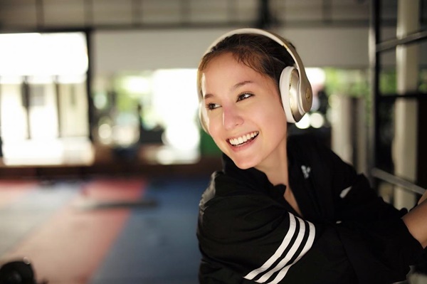 ขวัญ อุษามณี ทะเลาะกับลิง