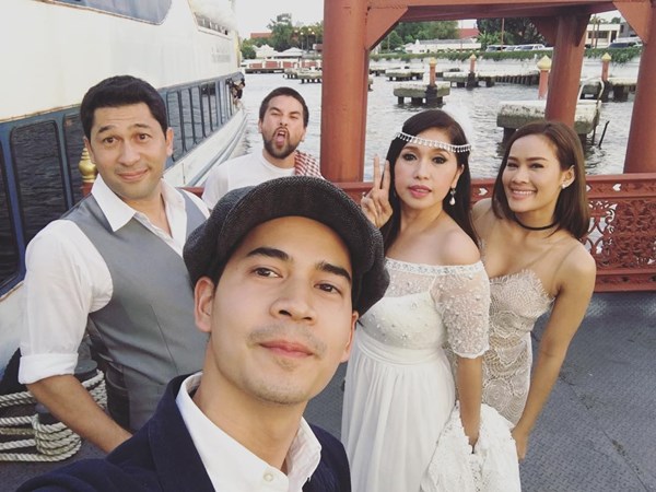 ช่อดอกไม้งานแต่ง กัปตัน-เอ้ก ใครได้ไปเอ่ย ? 