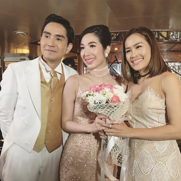 ช่อดอกไม้งานแต่ง กัปตัน-เอ้ก ใครได้ไปเอ่ย ? 