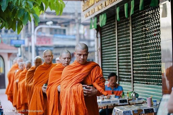 หนุ่ม กะลา