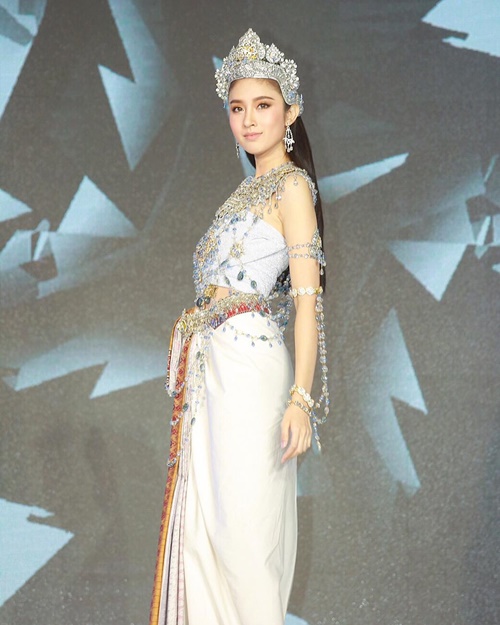 ปอย ตรีชฎา