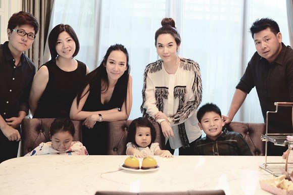 วิธีการเลี้ยงหลานของ อั้ม พัชราภา