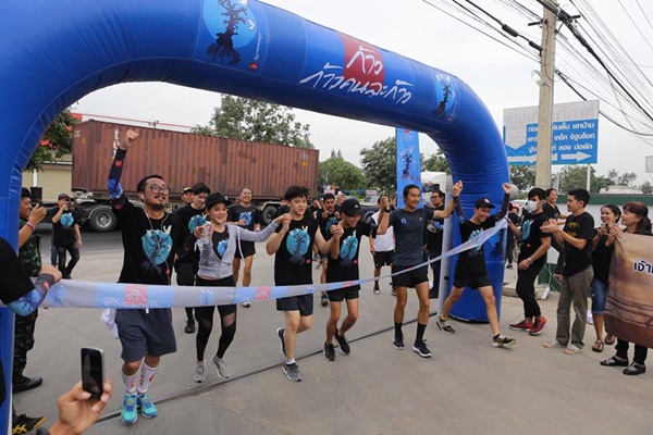 ตูน บอดี้สแลม ห่วง แพรวา เจ็บขณะวิ่ง