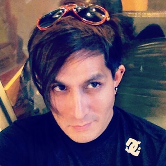 พีท ทองเจือ