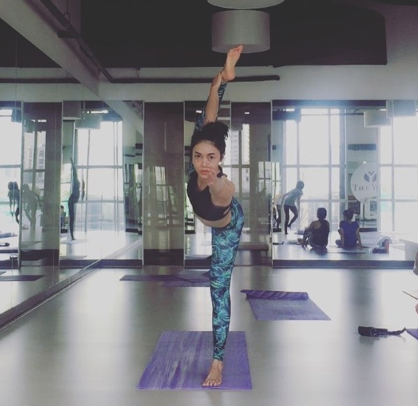 ยุวเรต ศรุตานนท์