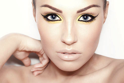 วิธีทำให้อายไลเนอร์ติดทน