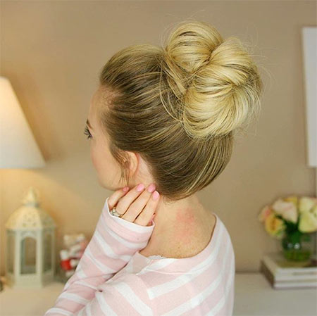 ผมมวยยุ่ง ๆ