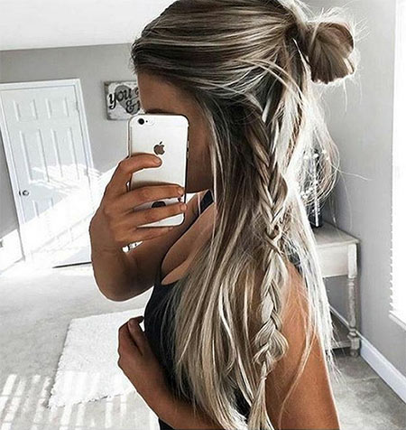 ผมมวยยุ่ง ๆ