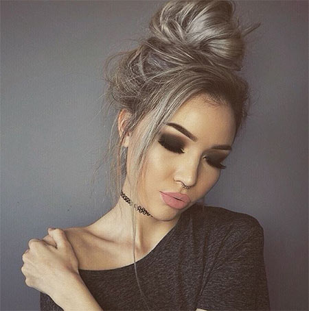 ผมมวยยุ่ง ๆ