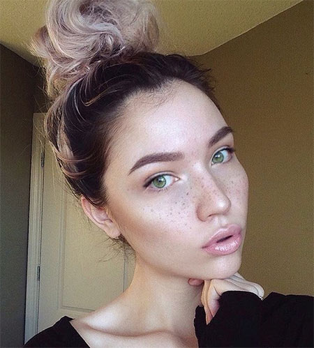 ผมมวยยุ่ง ๆ