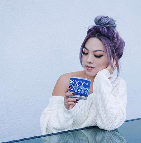 ผมมวยยุ่ง ๆ