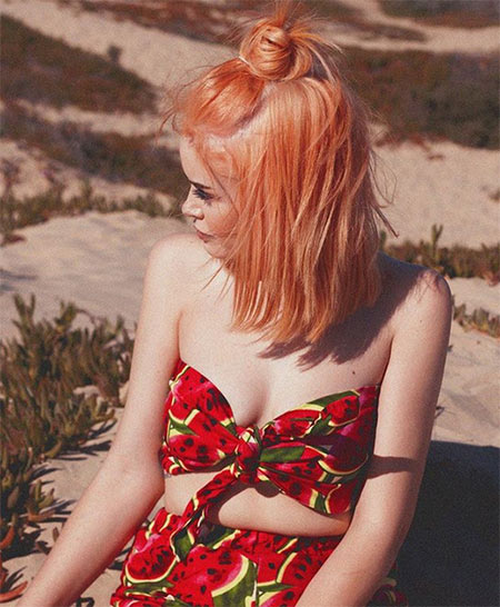 ผมมวยยุ่ง ๆ