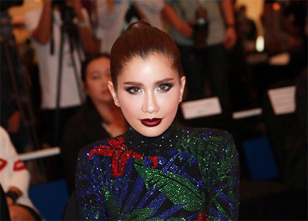 ดาราทาปากสีดาร์ก ดาราทาปากสีดาร์ก