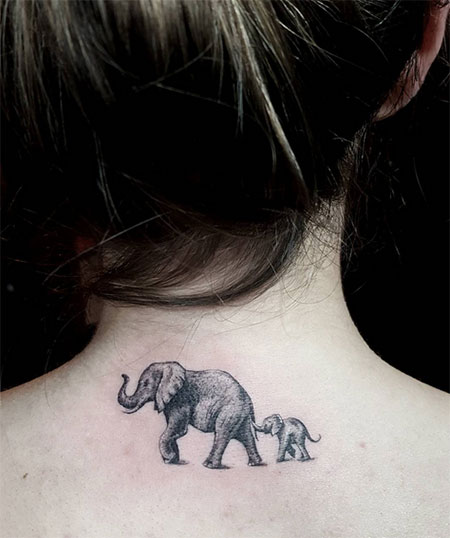 รอยสักหลังคอ