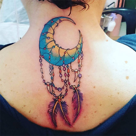 รอยสักหลังคอ