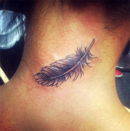 รอยสักหลังคอ