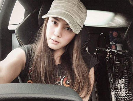 เจนี่ เทียนโพธิ์สุวรรณ แต่งหน้า