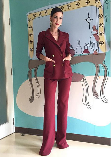 ดาราใส่ชุดแดง