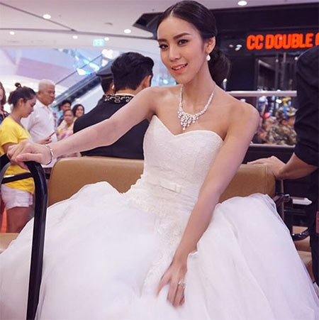 สร้อยคอดารา