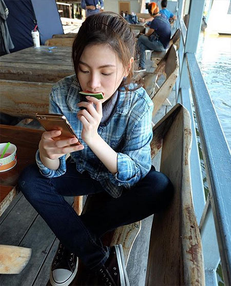 เสื้อลายสก๊อตดารา