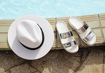 รองเท้าเที่ยวสงกรานต์