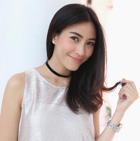 ดาราผมดำตรงสวย