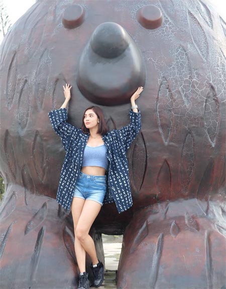 กางเกงยีนส์ขาสั้นดารา