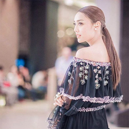 เสื้อเปิดไหล่ดารา