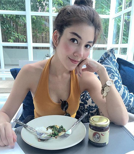 ดาราใส่เสื้อกล้าม