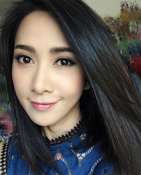 ดาราผมดำตรงสวย