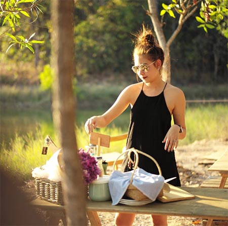 ชุดสีดำดารา