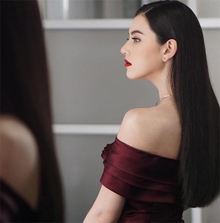 ดาราผมดำตรงสวย