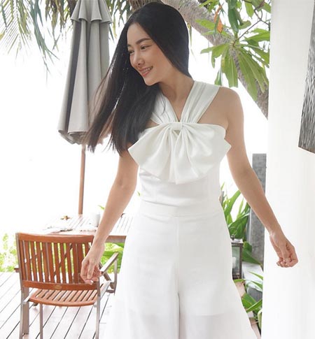 ดาราผมดำตรงสวย