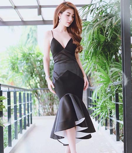 ชุดสีดำดารา