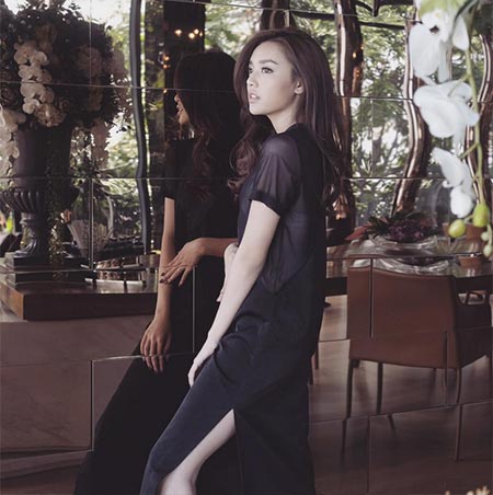 ชุดสีดำดารา