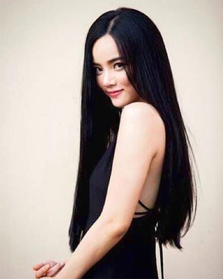 ดาราผมดำตรงสวย