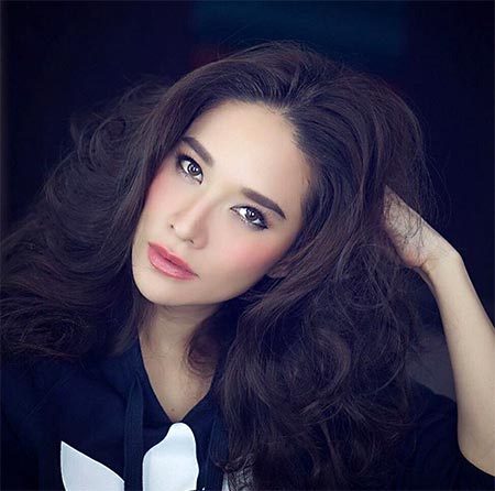 พลอย เฌอมาลย์