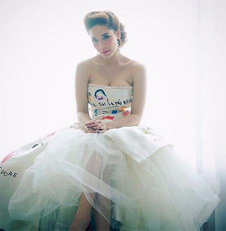 พลอย เฌอมาลย์