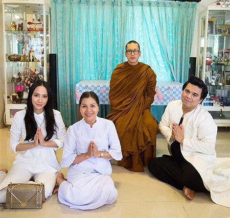 ชุดไปวัดดารา