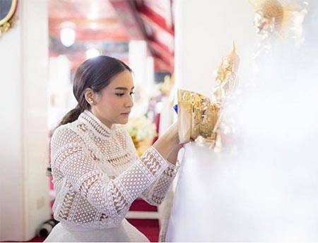 ชุดไปวัดดารา