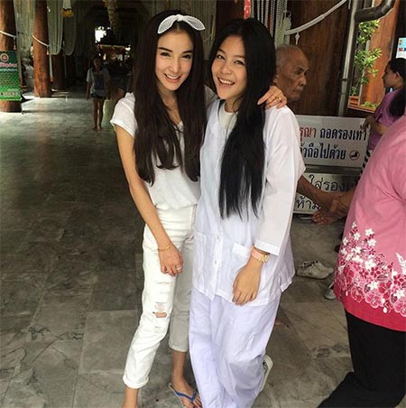 ชุดไปวัดดารา