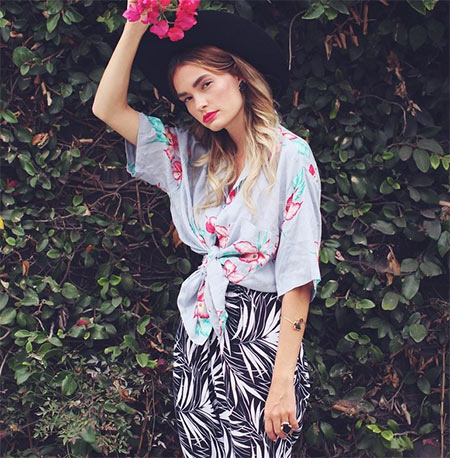 เสื้อลายดอก