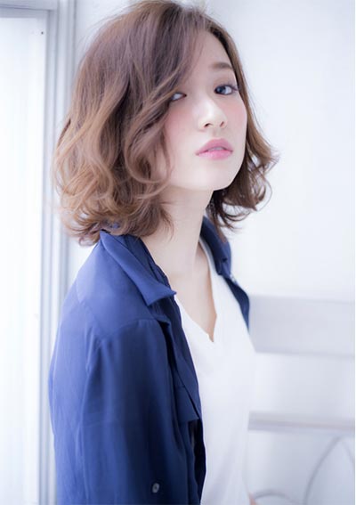 ผมลอนประบ่า