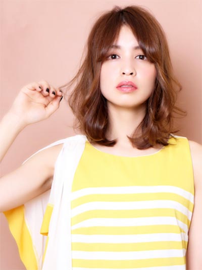 ผมลอนประบ่า