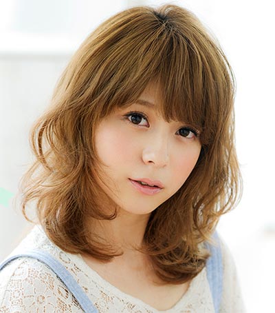 ผมลอนประบ่า