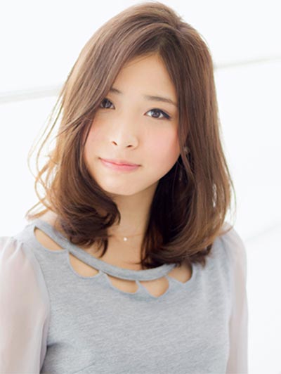 ผมลอนประบ่า