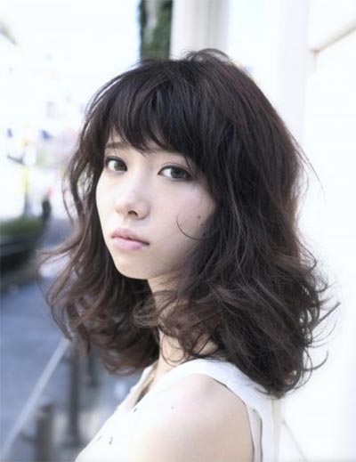 ผมลอนประบ่า