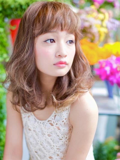 ผมลอนประบ่า